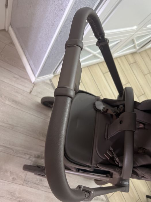Продам коляску практически новую kidilo