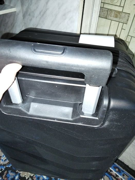 Чемодана новый почти