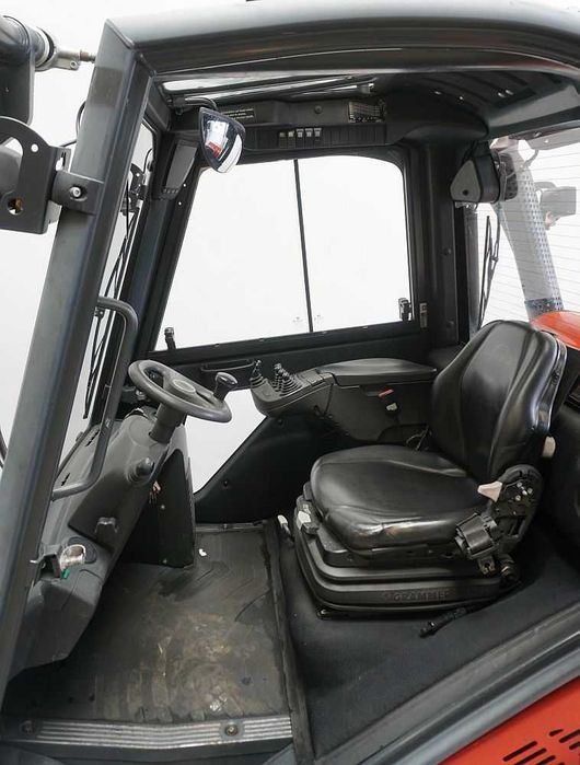 Мотокар Linde H 30 T/393-02 EVO на газ, 3,0 т, 2018, моточасове 8 203 ч.