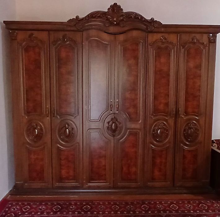 Мебель  комплект сотилади