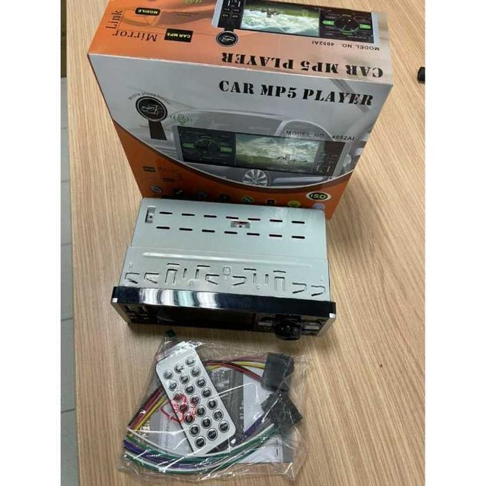 4.1INCH СТЕРЕО MP5 PLAYER за кола + камера за задно виждане