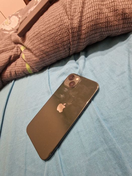 Продам Айфон 13 128гб