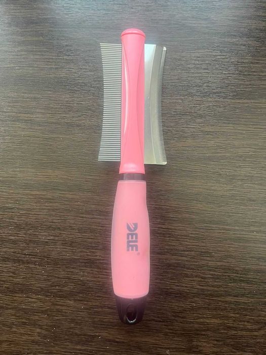 Мысық асыраушы адамға