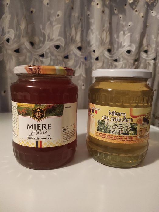 Miere de salcâm și miere polifloră