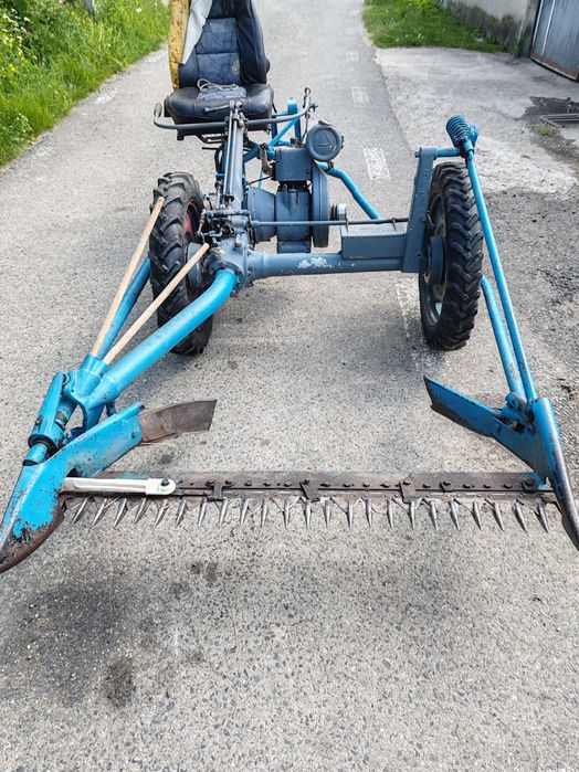 Cositoare marca BCS cu motor Lombardini