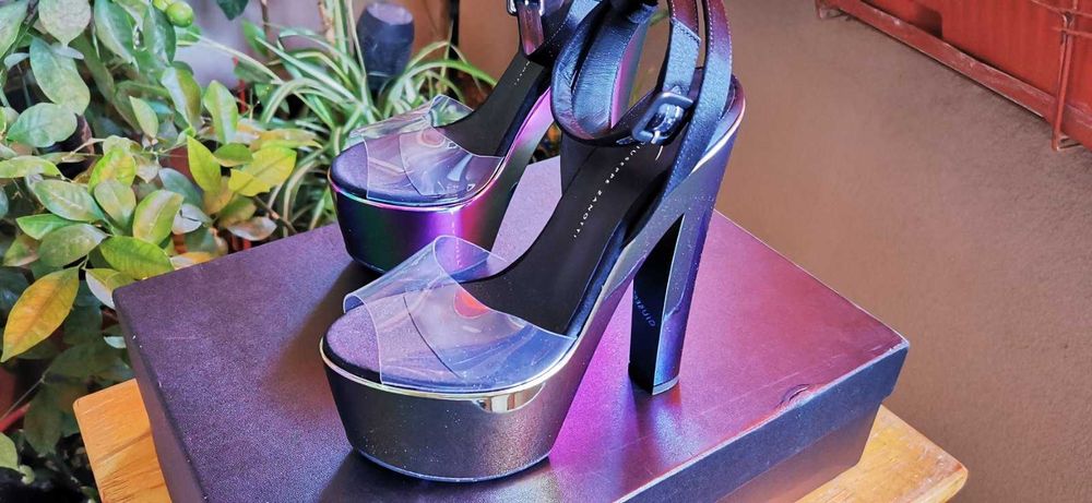 Оригинални маркови дамски обувки GIUSEPPE ZANOTTI - 37 номер