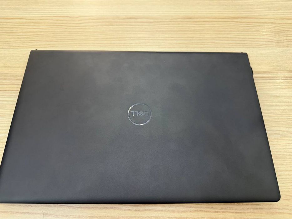 Dell 15 Pro Essential