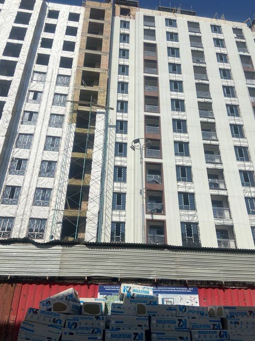 2/8/13 Яшнабадский р-н,ЖК Авиатор,ориентир 3 х уровневый мост,коробка