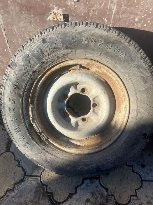 Продам шины с дисками 205/70 r14