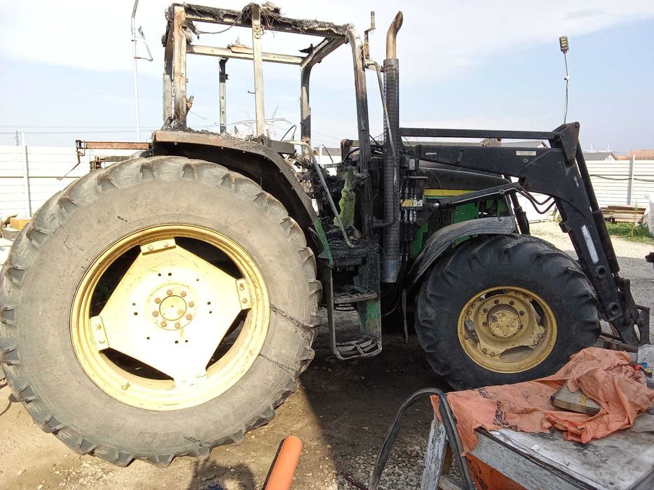 Dezmembrez John Deere 6410 si Dezmembrez John Deere 6110