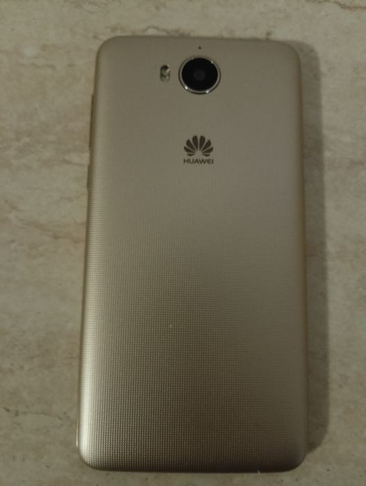 Телефон HUAWEI Y 6 2017