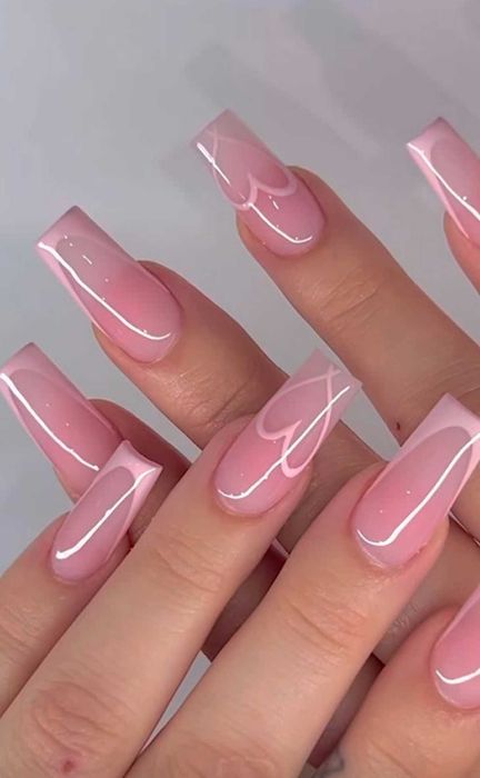 Caut fete să vină ca model la unghiuțe pentru mărirea portofoliu!