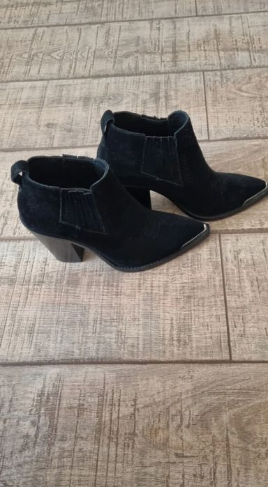 Botine Ash piele intoarsa
