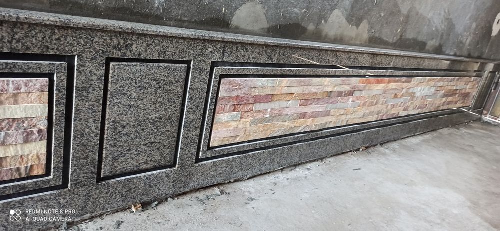 Облицовка цоколя мрамор корка