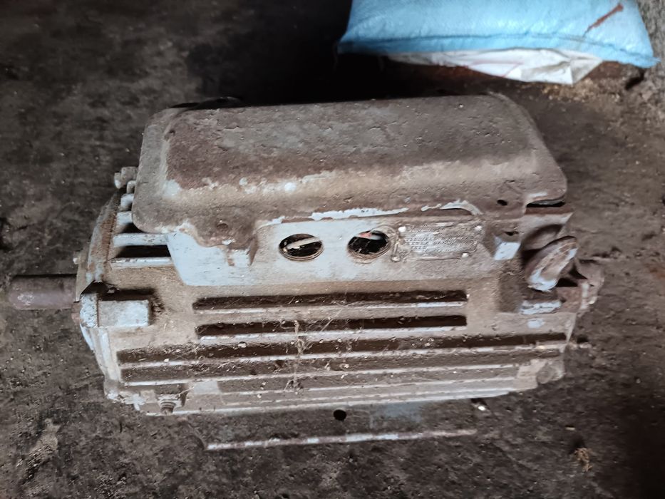 Vind diferite motoare electrice.