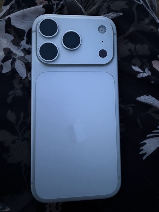 iPhone 17про, eSIM