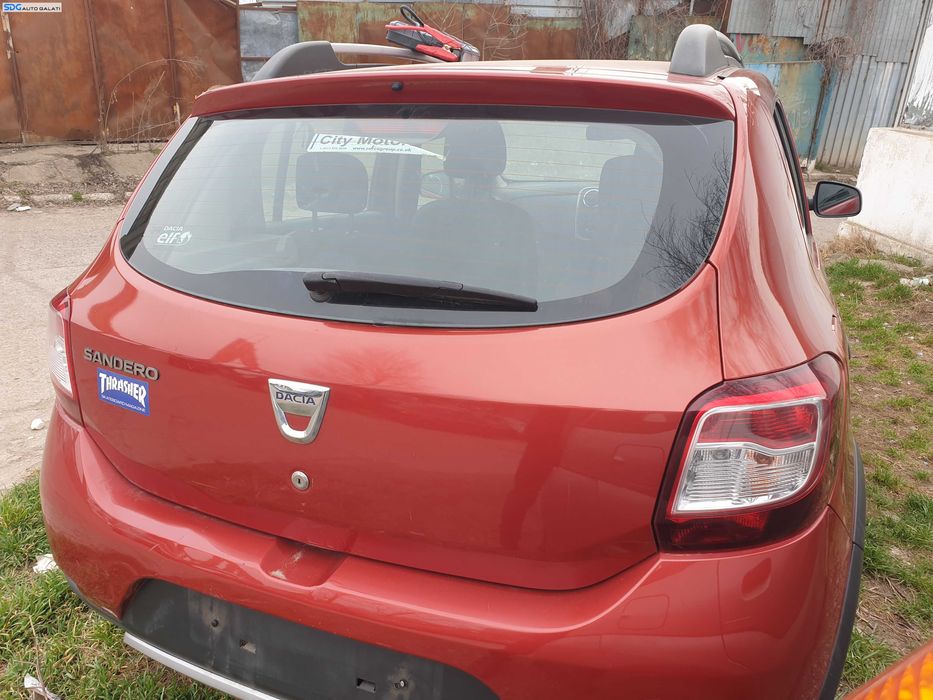 Hayon Haion Portbagaj Dezechipat cu Luneta Geam Sticla Dacia Sandero 2 2012 - 2016 Culoare Fire Red Metallic / Pearl TEB76 [K4324]