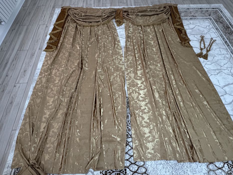 Шторы с ламбрекеном 2 комплекта