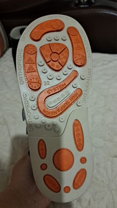 Продам сандали ортопедическую