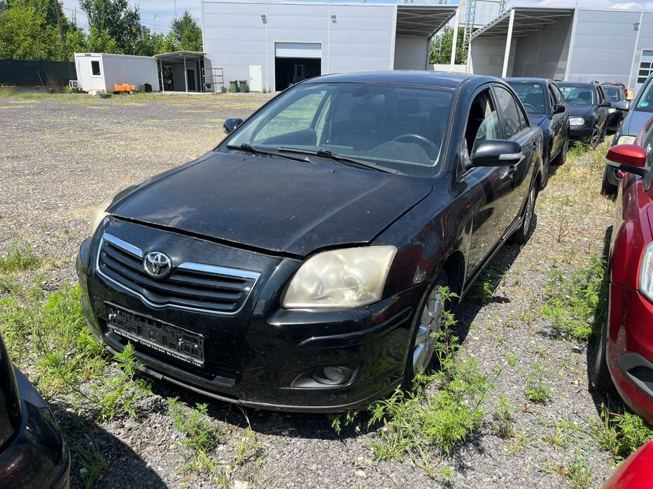 Dezmembrez Toyota Avensis T25 facelift 2.0 diesel 2007