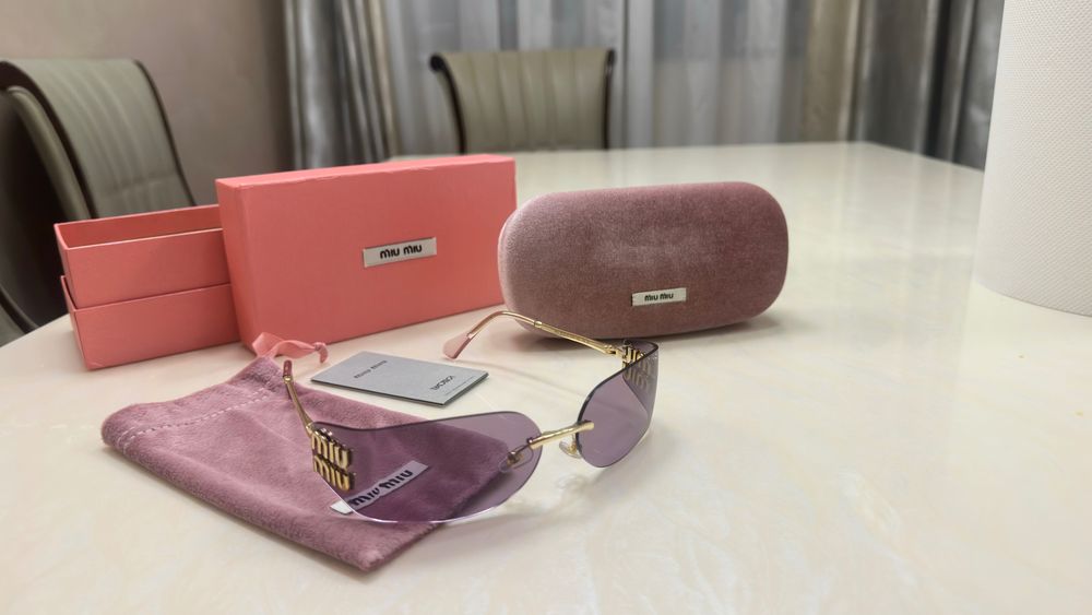 Ochelari de soare Miu Miu