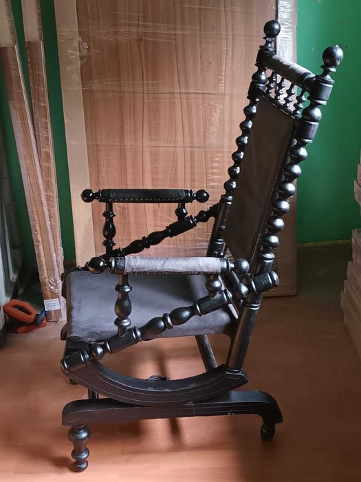 Scaun balansoar din lemn