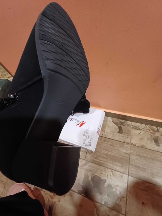 Дамски черни боти 37