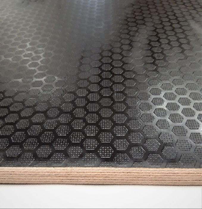 Продавам дървени трици, изрезки трислоен шперплат за огрев и пелети