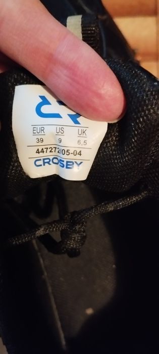 Кроссовки черные, размер 39-40