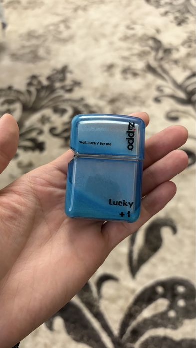 Продам зажигалку Zippo