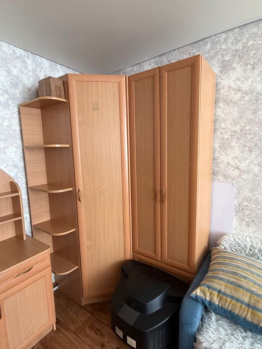 Продам угловой шкаф