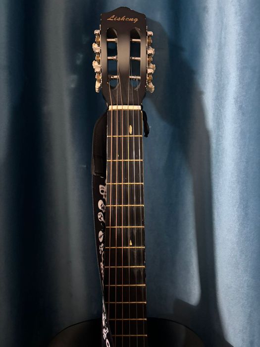 Гитара в отличном состоянии