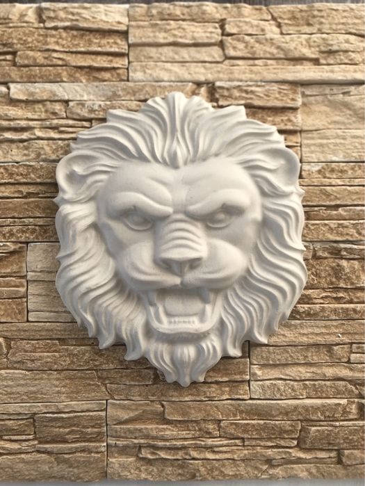 Панно  из гипса Лев