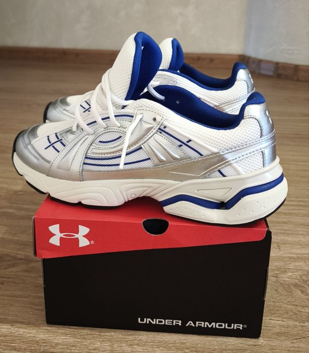 Кроссовки Under Armour Sola