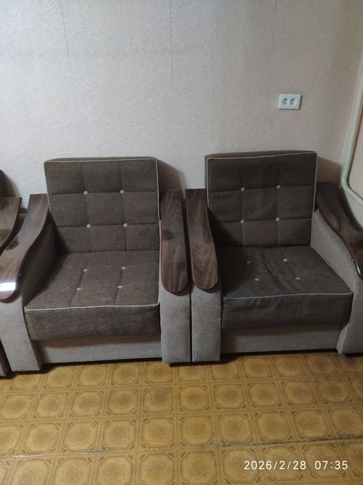 Продам диван и 2 кресла Б/У.