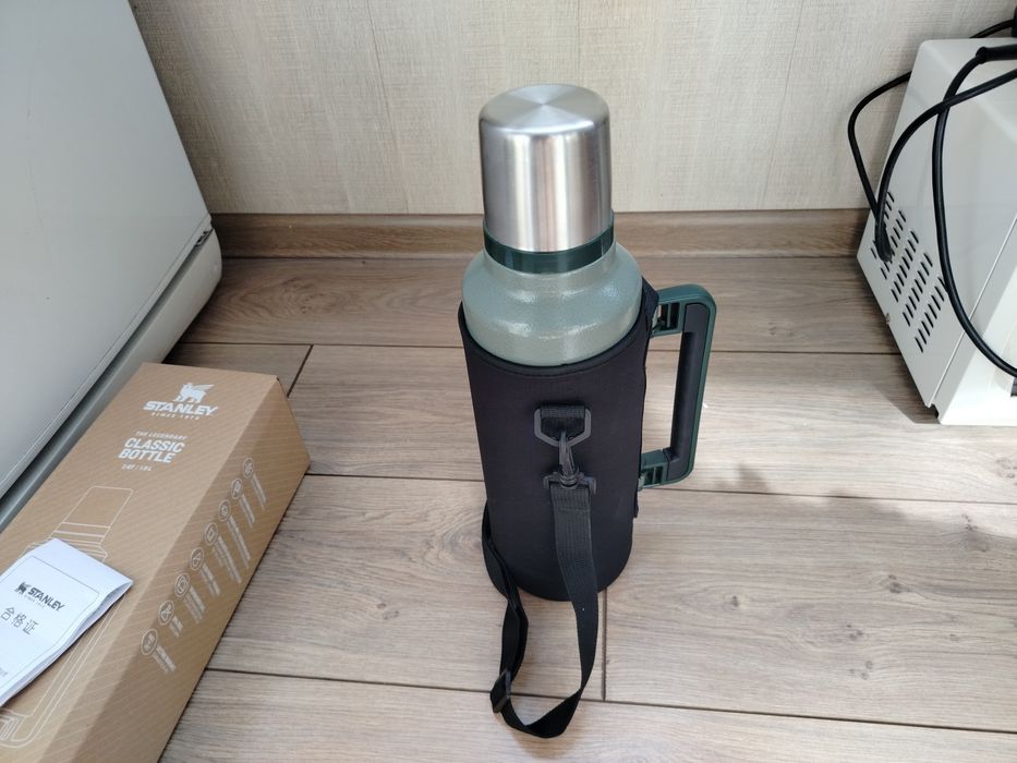 Термос Stanley classic bottle 1.9L