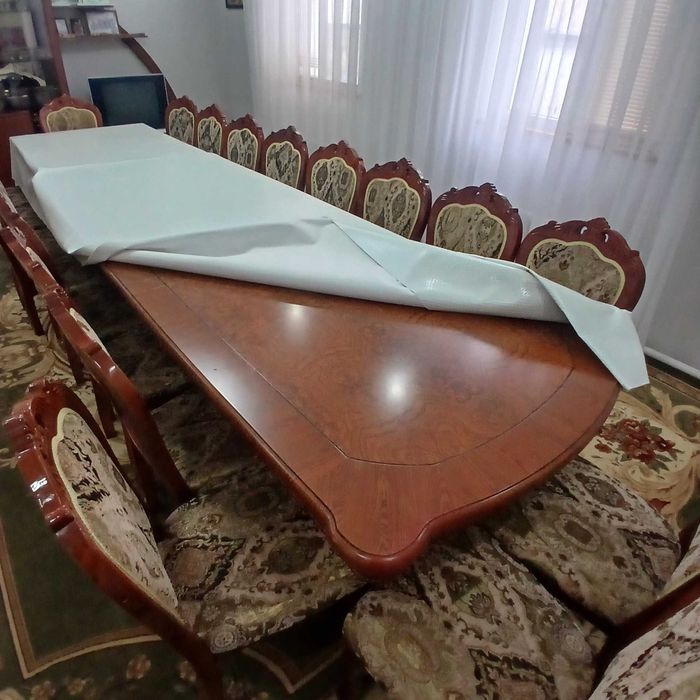 Продам гостиничный стол со стульями