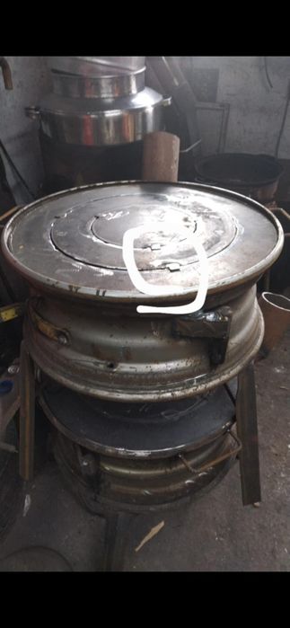 Vând soba din janta de camion cu plita din tabla