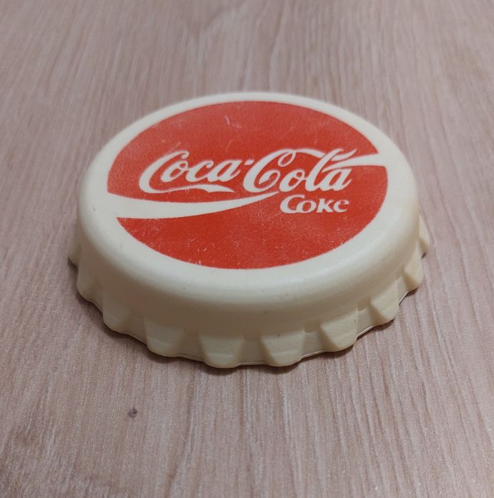 Стара колекционерска отварачка Coca-Cola