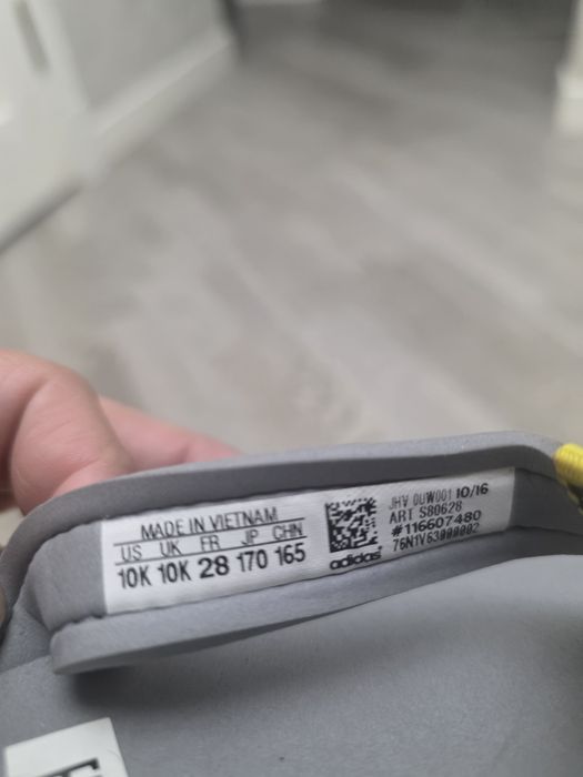 Сланцы    Adidas