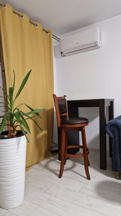 Masa si scaun de bar Mobexpert