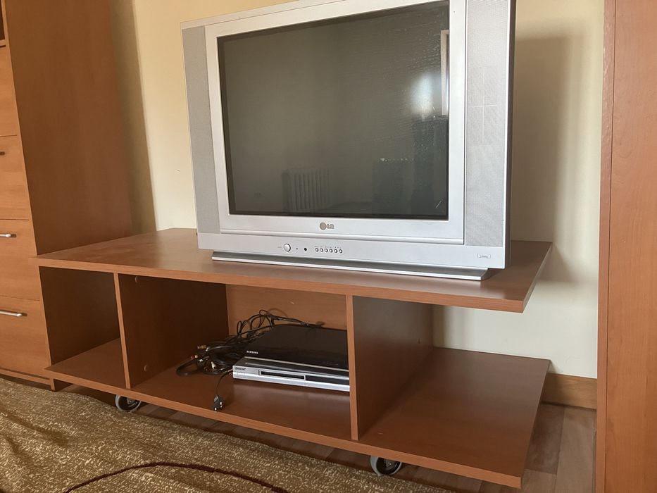 2 шкафа с полкой под телевизор