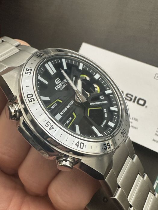 Часовник Casio Edifice EFV-C110D-1A3V - неразличим от нов