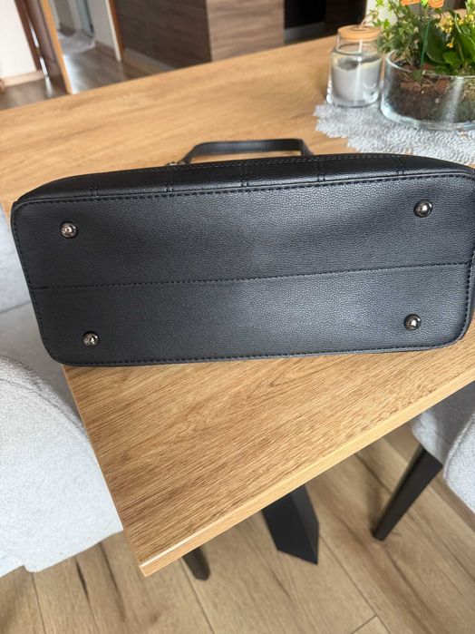 Дамска чанта естествена кожа