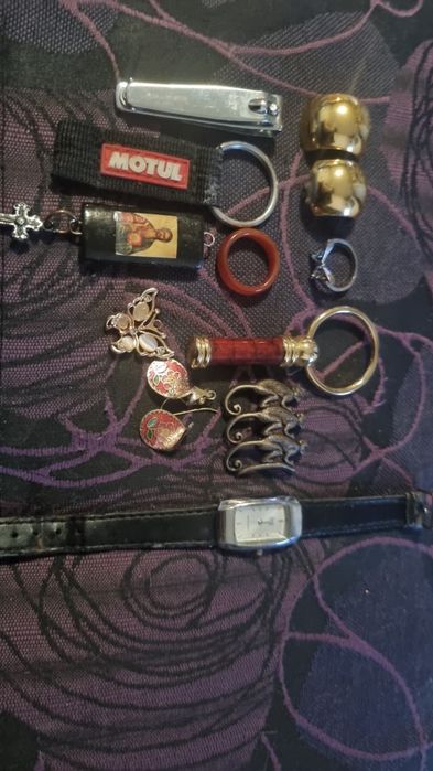 Голям лот вещи .