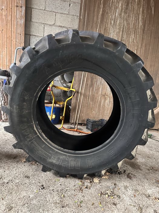 Vind 1 anvelopa  540/45 R34 michelin