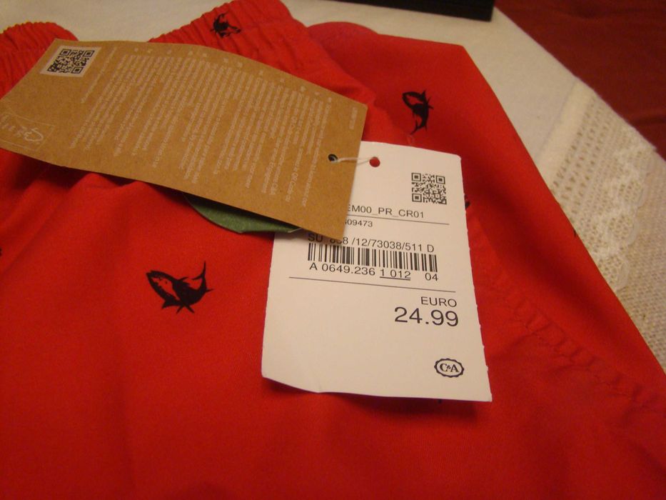 Нови , много големи , къси гащета