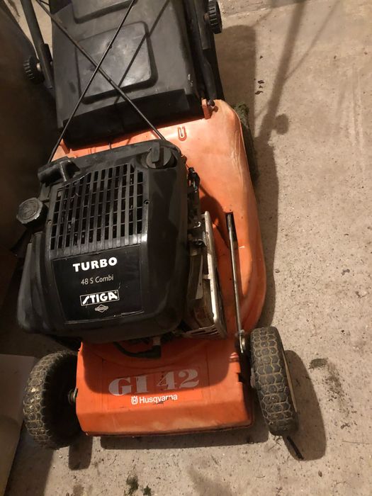 Masina de tuns iarba