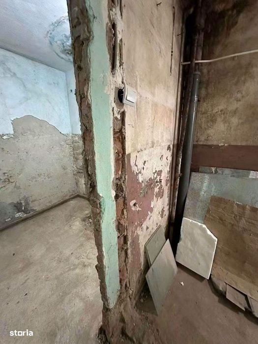 De vanzare apartament 3 camere si balcon, 70mp, zona buna, pret 55000e