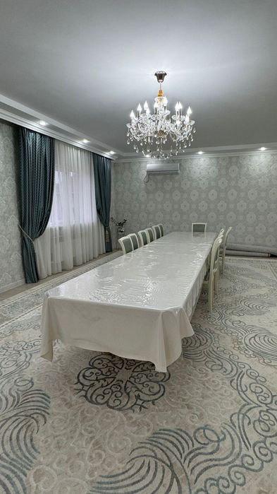 Стол со стульями